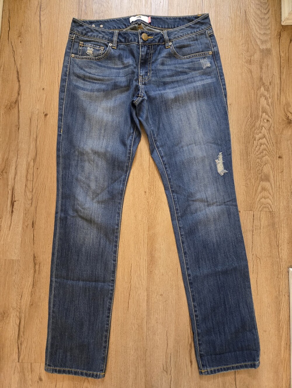 CAbi Slim Boyfriend Distressed Jeans Medium Wash Blue Size 6